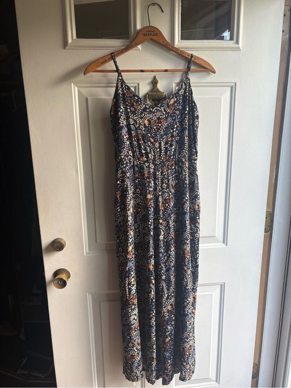 Evereve Roan + Ryan Chloe V-Neck Jumpsuit in Navy, Rust and Cream Paisley Floral - Picture 5 of 7